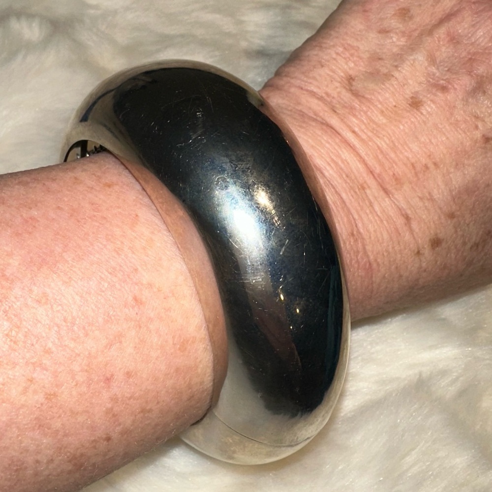 Vintage Chunky Hinged Spring Close Bracelet Polished SS